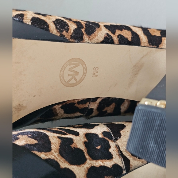 MK MICHAEL KORS Sabrina Leather. Leopard Print Chunk Heel Shoes - Picture 9 of 10
